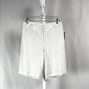 White Eyelet Linen Bermudas Mid Rise Fully Lined Shorts Women’s 6 NWT